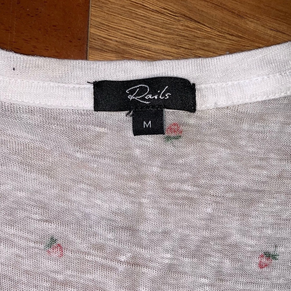 Rails Strawberry Fields Cara Linen Blend V-Neck T… - image 5